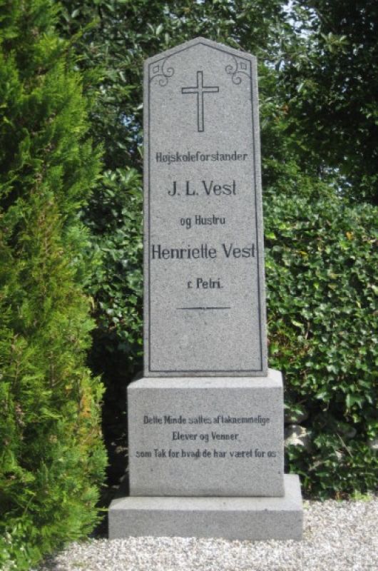Henriette Vest .jpg
